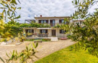 Lovely Apartment In Malinska With Wifi - Malinska - 3