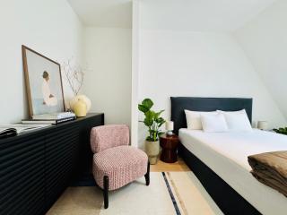 Brand New Chic & Luxurious LOFT by Castle FREE PARKING - Bratislava - 5