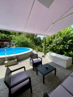 Quiet Forest Retreat with Pool - Borovnica - 6
