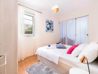 Apartments Lotea - Two-Bedroom Apartment with Terrace and Sea View - Cavtat - 4