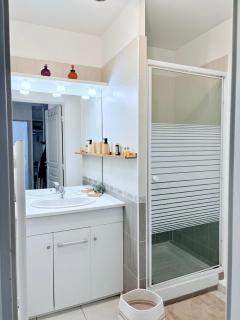 Appartement T2 avec parking dans residence face Remparts - 3