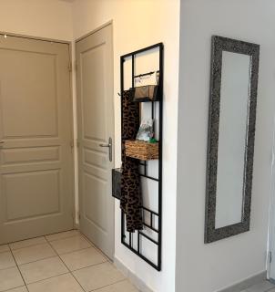 Appartement T2 avec parking dans residence face Remparts - 2