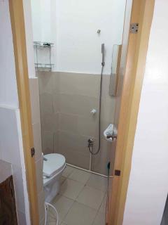 RedDoorz at Wyns Hotel - - 2