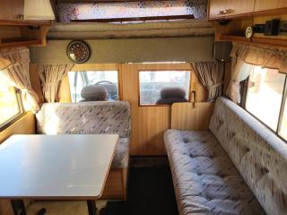 Nostalginen asuntoauto majoitus - Hyvinkää - 0