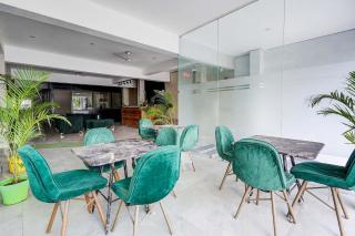 FabHotel The Glampoint - Noida - 4
