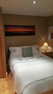 Galway City Stay with Parking - 7