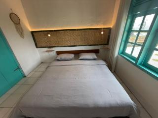 Stay and Farm Hostel - 8