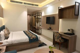 New Naresh sweets restaurant & hotel - Jāmb - 7