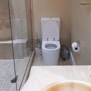 Superior Room facing Sea and Pool - Durban - 8