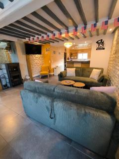 GITE A THEME D-DAY - situé à 15mn d'Omaha Beach - Animaux OK - Terrain clos - Aucuns voisins - WIFI - 9