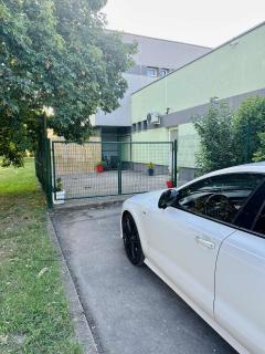 Elephant Apartman - 1