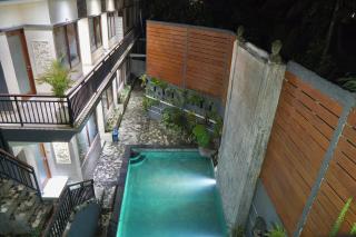 Giriya Amerta Hotel - 4