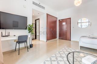 Studio Steps from JBR Beach and Marina Walk, Conveniently located near Ain Dubai, Dec Towers T2, Dubai Marina by Deluxe Holiday Homes - 2