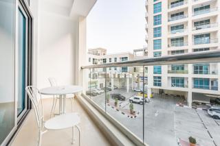 Studio Steps from JBR Beach and Marina Walk, Conveniently located near Ain Dubai, Dec Towers T2, Dubai Marina by Deluxe Holiday Homes - 8