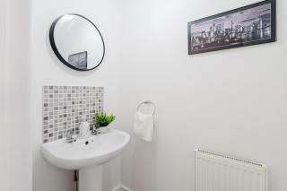 Candlefield house, contractors, business travelers, families, free parking - 1
