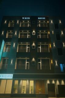 Hotel White House walking distance from Golden temple- with Parking - 9