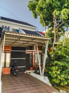 Terrace Hills Villa Malang - 0