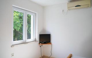Gorgeous Apartment In Viganj With Lake View - 4
