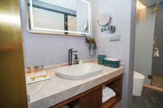 Nost algia S Hotel In the West Lake scenic area-,Lingyin Temple, Leifeng Tower, Children's playground, Free night snack, Free laundry, English communication well, Free travel advice - Hangzhou - 8