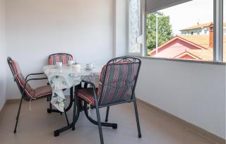 1 Bedroom Nice Apartment In Fazana - 9