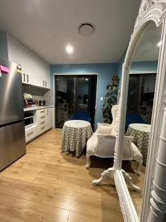 BEBE Self-contained Granny Flat with Own Access - Auckland - 9