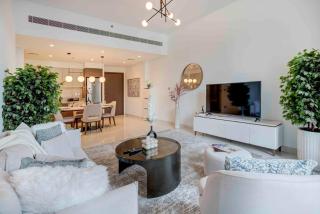 FAM Living - Beachside 1BR Haven in Beach Isle Tower 2 - 4