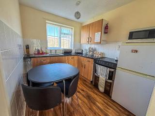 8 Berth Chalet To Hire In Hemsby Near Hemsby Beach Ref 18117B - 2