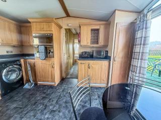 Great 4 Berth Caravan For Hire In Suffolk At North Denes, Ref 40149Nd - Lowestoft - 1