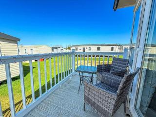 Modern 6 Berth Caravan With Front Decking At Manor Park, Hunstanton Ref 23015T - Hunstanton - 4