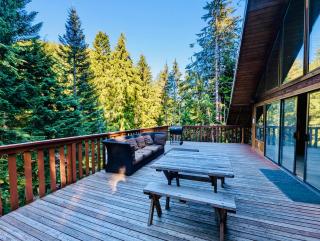 Chalet at Rainier Lodge (0.4 miles from the entrance) - 6