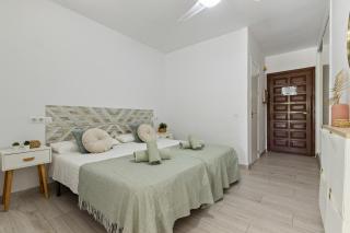 Carihuela Palace 912 by IVI Real Estate - Torremolinos - 2