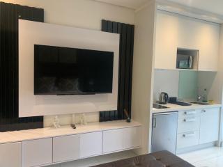 Sandton Skye Stylish Studio - Johannesburg - 7