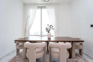 Luxury 2BR with Canal & Pool View Nr Downtown - 3
