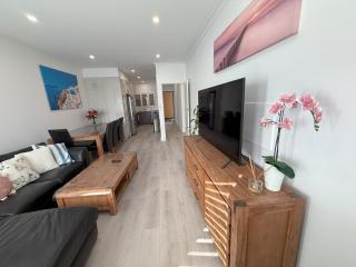 Happy BNB at Beach side semaphore park - Port Adelaide - 0