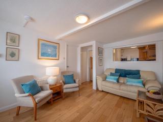 Dartmouth Apt With River Views & Parking Permit - Dartmouth - 9