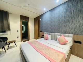 Hotel 7 Star Rohini Sector 22 - 9