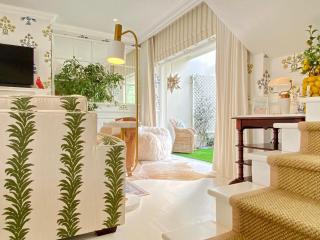 Modern Coastal Townhouse at The Majestic - Kalk Bay - 0