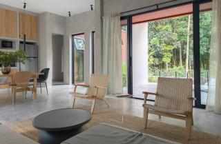 Designer private pool forest villa 3BD - 3