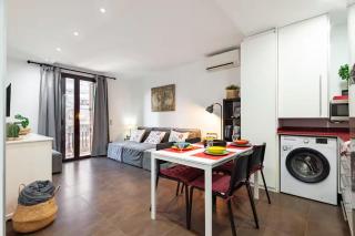 Balcón, WiFi y aire acondicionado en Plaza Cataluña - 4