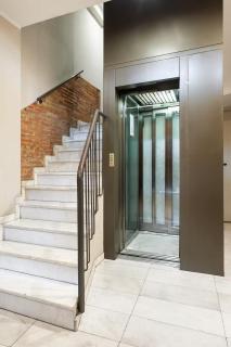 Balcón, WiFi y aire acondicionado en Plaza Cataluña - 2