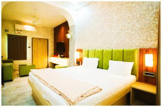 Hotel Amba-Sadar Palace In Varanasi Fully AC Room - 8