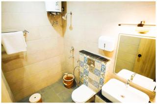 Hotel Amba-Sadar Palace In Varanasi Fully AC Room - 1