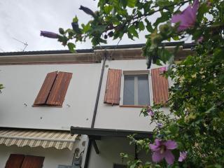 Casa luminosa, parcheggio sotto casa, zona tranquilla a due passi da negozi, parchi, ristoranti - Lugo - 1