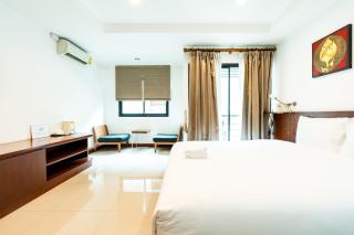 Yon INN Sukhumvit 4 BTS Nana - 2