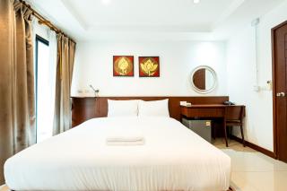 Yon INN Sukhumvit 4 BTS Nana - 7
