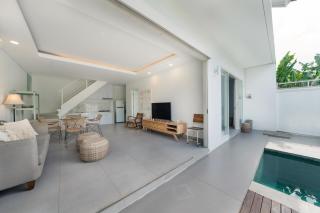 Villa Cocomo - Stylish 3BR Pool Villa 100m from Batu Bolong Beach - 2