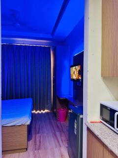 Stayhappyhomes - Grander Noida - 2