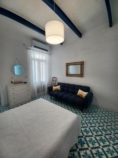 Sea-Side Maisonette - 3