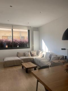 Casa grande y céntrica con piscina en zona peatonal - Montgat - 2
