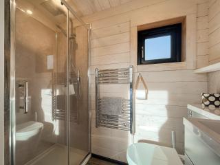 Bumblebee Cabin - Uk45403 - Forfar - 6